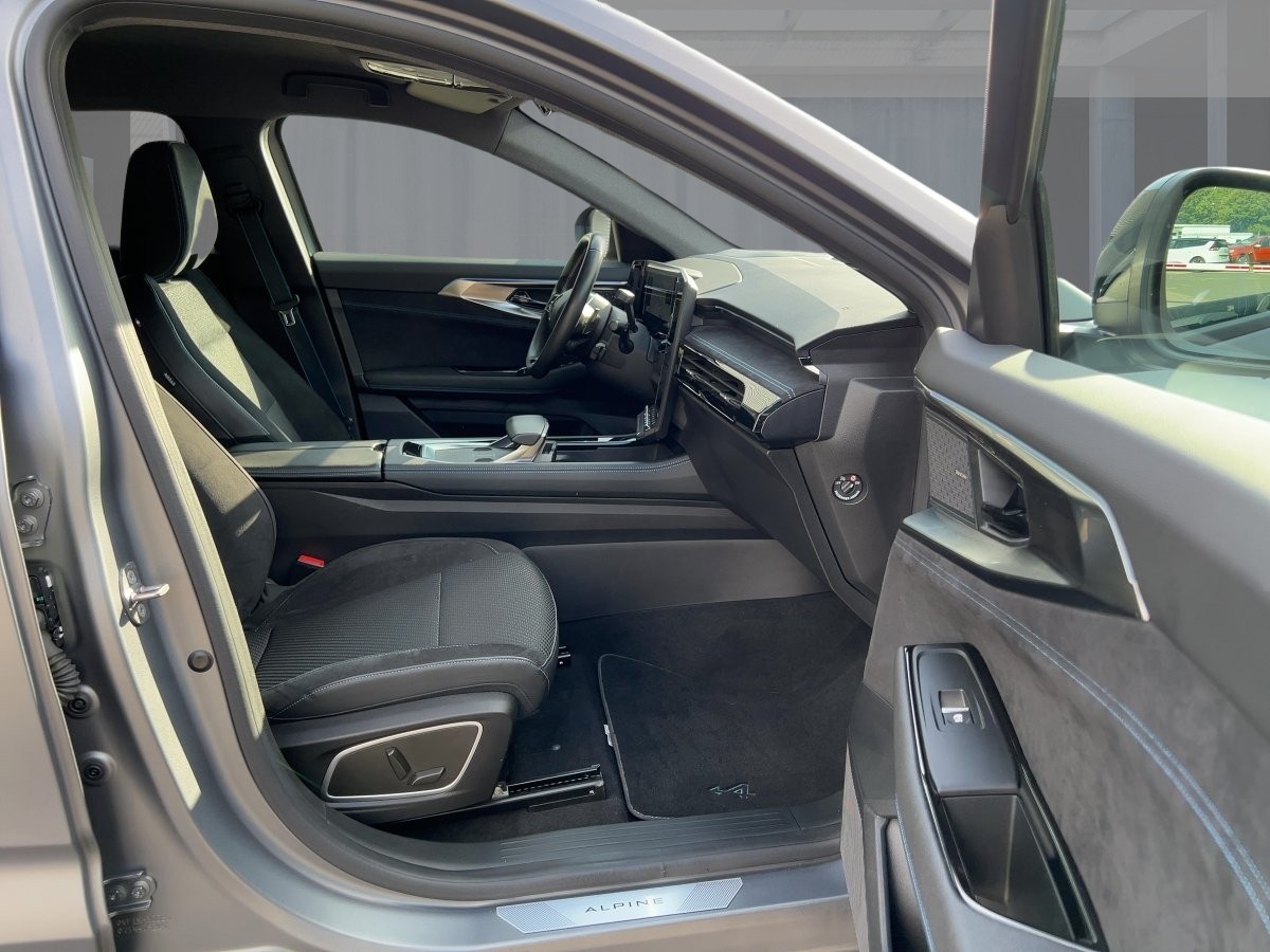 1.2 Full Hybrid 200 Esprit Alpine 8